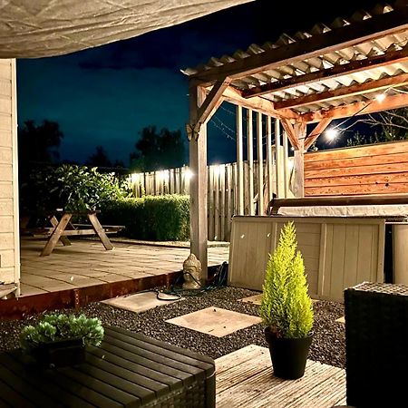 Wellness Bungalow With Jacuzzi &Sauna&Private Garden Near Amsterdam Vijfhuizen Екстериор снимка