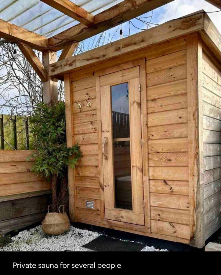 Wellness Bungalow With Jacuzzi &Sauna&Private Garden Near Amsterdam Vijfhuizen Екстериор снимка