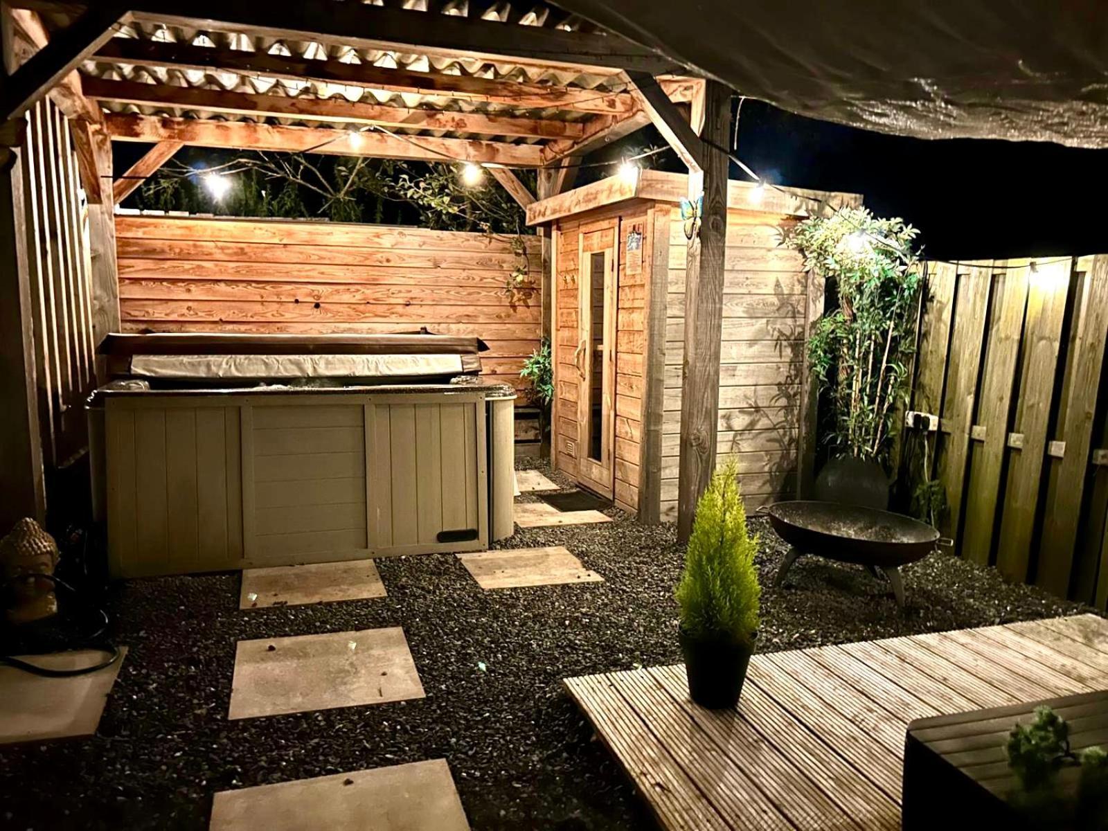 Wellness Bungalow With Jacuzzi &Sauna&Private Garden Near Amsterdam Vijfhuizen Екстериор снимка
